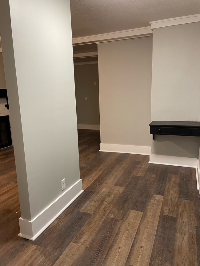 Building Photo - 4923 Chicago St