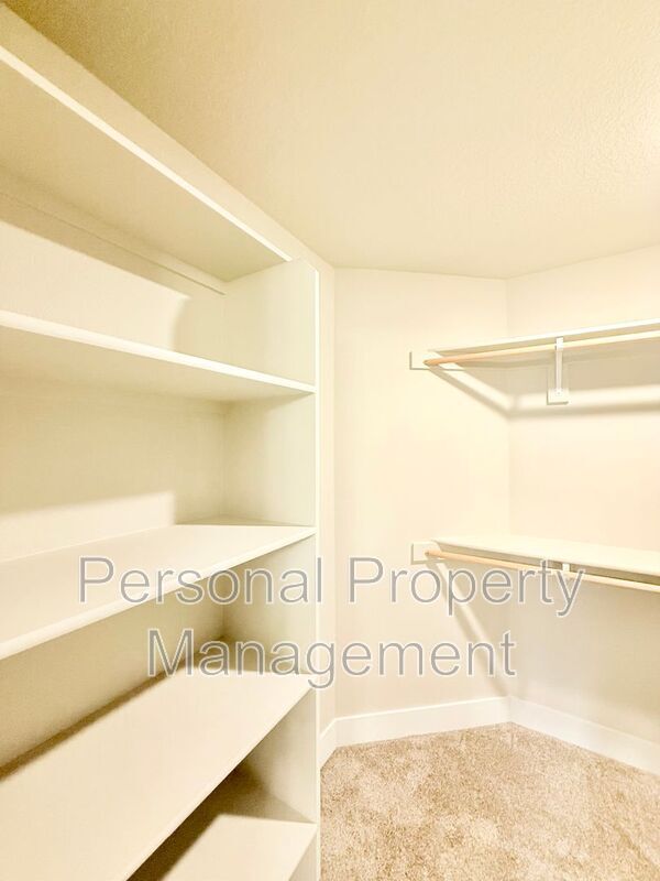 Building Photo - 1530 NW 29th Pl