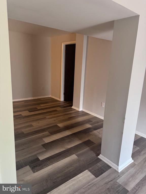 Building Photo - 1404 Elm Grove Cir