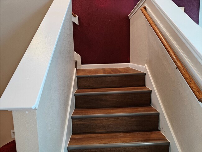 Building Photo - 7915 Moss Springs Ct