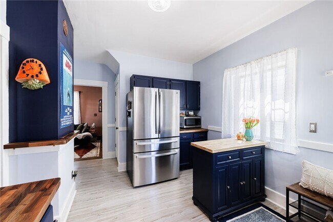 Building Photo - 109 Bedford St