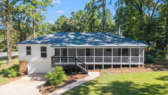 Building Photo - 3109 Shamrock St S