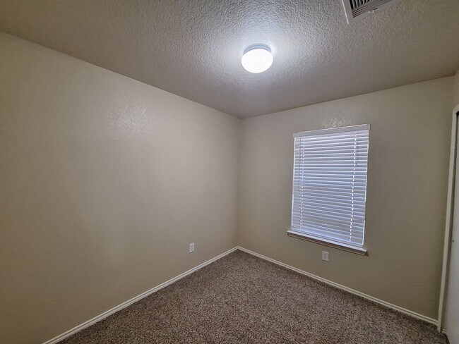 Building Photo - Bridgewood Corner Lot