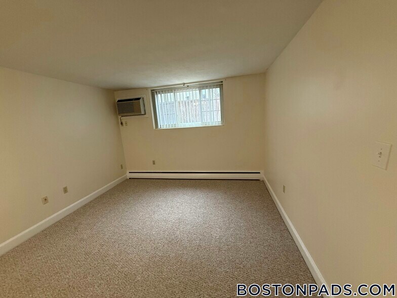 Building Photo - 12 Brattle Dr