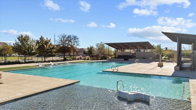 Building Photo - 908 Knowles Dr