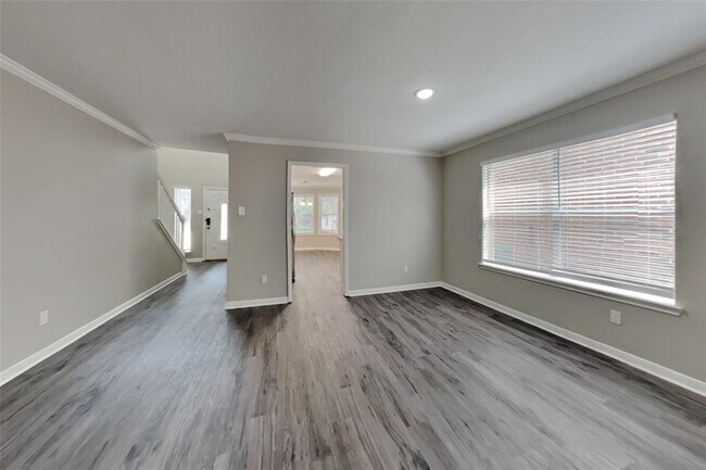 Building Photo - 25830 Richards Rd
