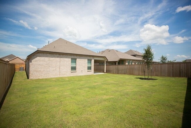 Building Photo - 15810 Vanderpool River Dr