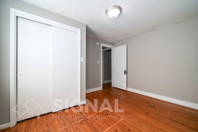 Building Photo - 759 Hopkins Dr