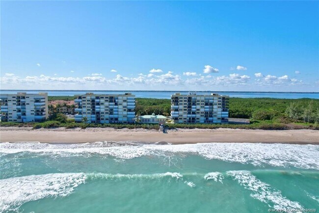 Building Photo - 7370 S Ocean Dr