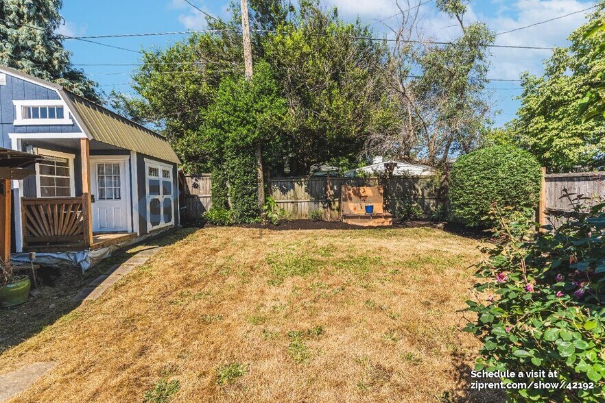 Building Photo - 4915 NE 78th Ave