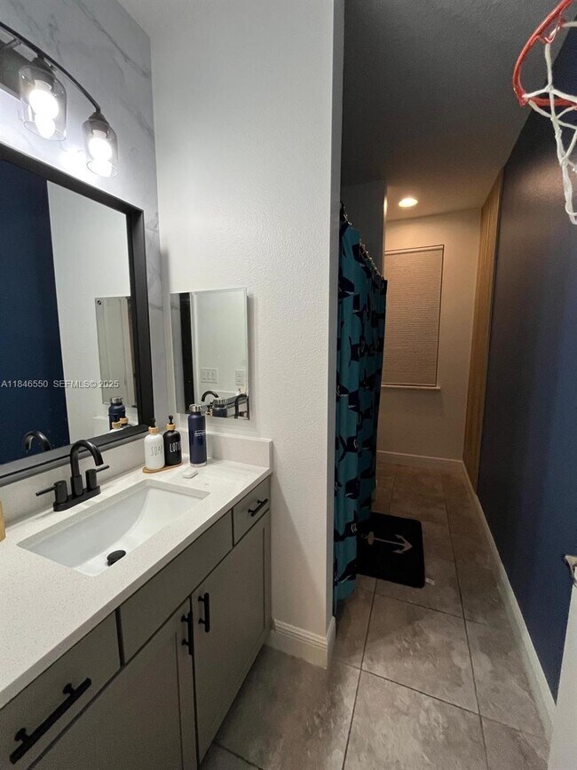 Building Photo - 7254 Desert Mandarin St