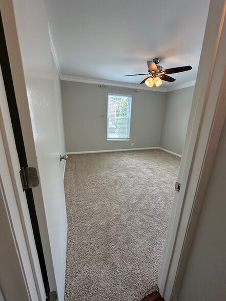 Bedroom/New Carpet - 2116 Hobbs Rd
