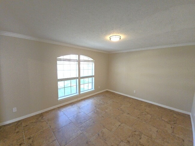 Building Photo - 2502 Fairwind Dr