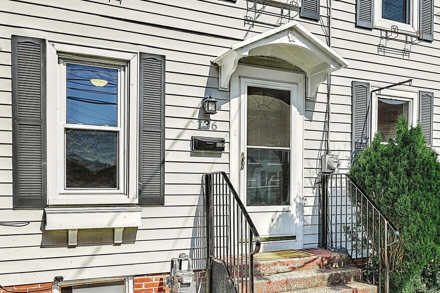 Building Photo - 136 West St