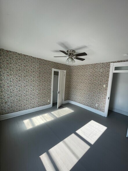 Bedroom 2 w/closet - 31 S Fayette St
