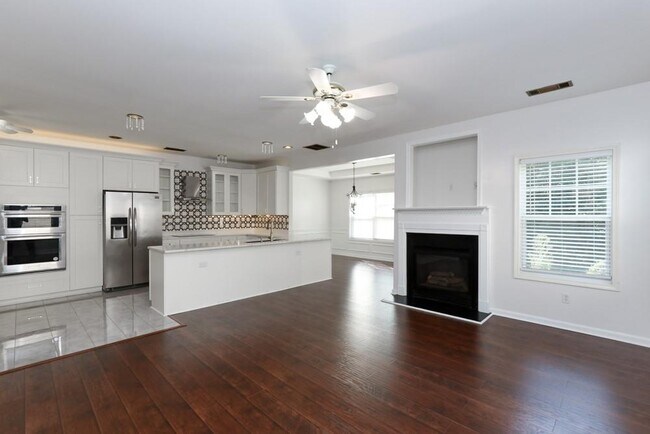 Building Photo - 2871 Cross Creek Dr
