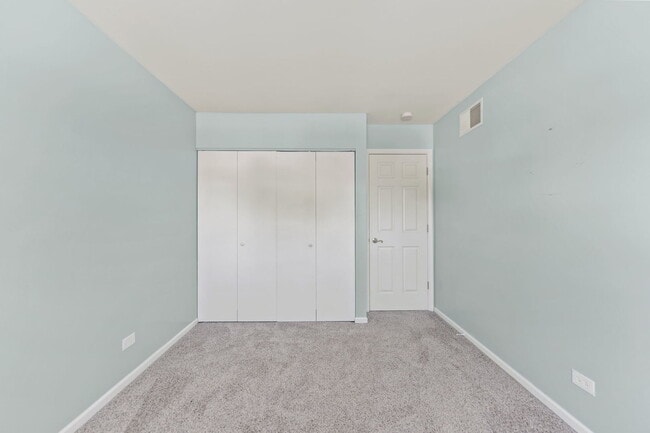 Building Photo - 147 Majestic Dr