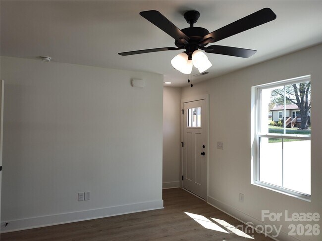 Building Photo - 1413 Arden Ave