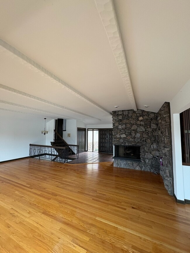 Building Photo - 1800 Montgomery Ct