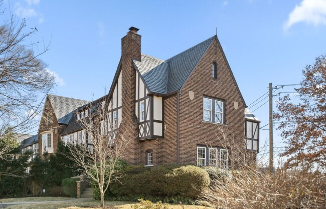 Building Photo - 4473 Greenwich Pkwy NW