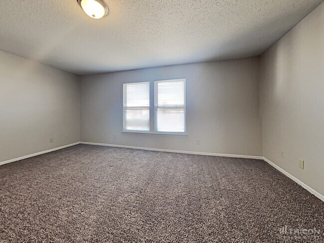 Building Photo - 2376 Bridlewood Dr