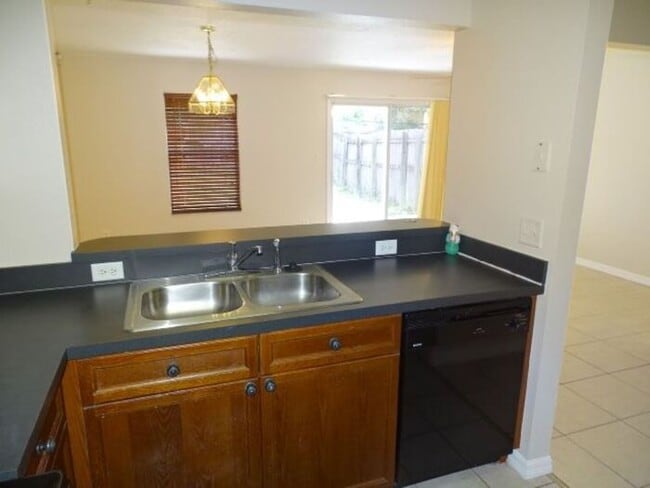 Building Photo - Charming 3-Bedroom Townhome in Winter Garden!