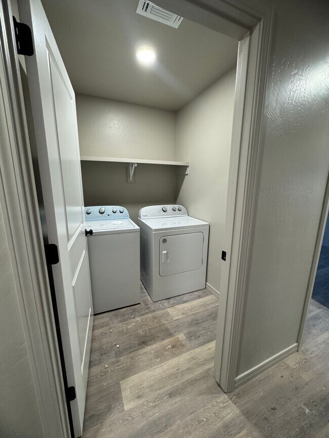 Building Photo - 1122 Caprock St