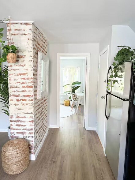 Building Photo - 218 Sherman Ave