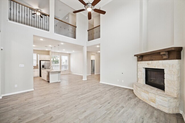 Building Photo - 1535 Giles Dr
