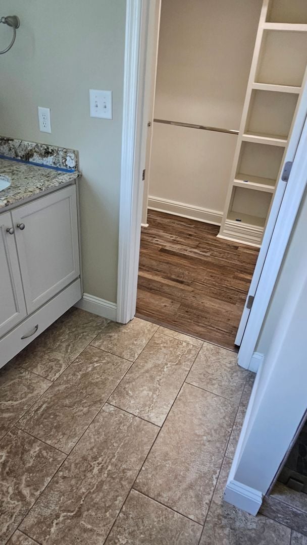 Building Photo - Knights Landing four bedroom home