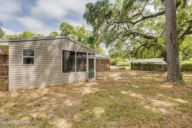 Building Photo - 16201 Cervantes Ct