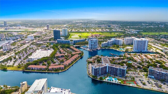 Building Photo - 3725 S Ocean Dr