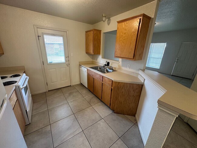 Building Photo - 2609 Vernice Loop