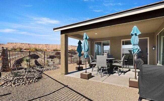 Building Photo - Sun City Home!