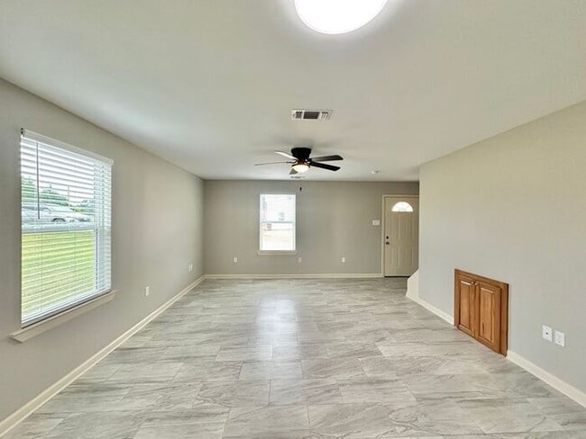 Building Photo - Country Hills Duplexes – Unit 2 | Brand-Ne...
