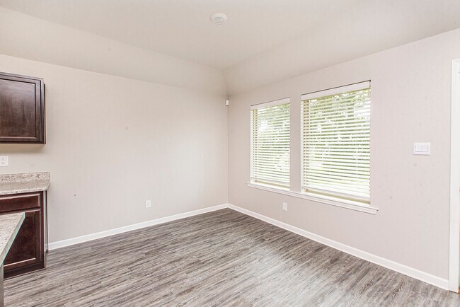 Dining room - 48465 Red Fox Dr