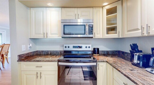 Building Photo - 3606 Belle Vista Dr E