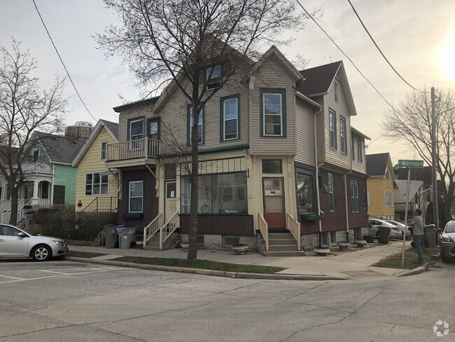 Building Photo - 1759 N Warren Ave