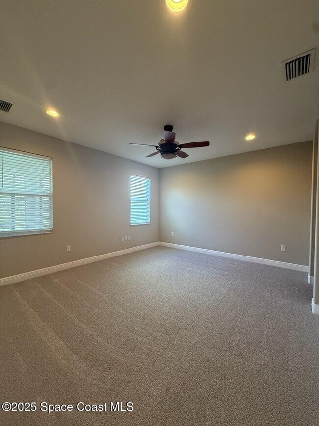 Building Photo - 7954 Loren Cove Dr