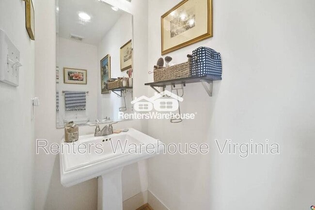 Building Photo - 500 Granby St