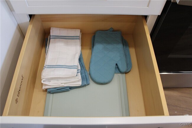 Building Photo - 110 Hotel St