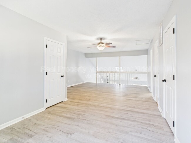 Building Photo - 121 Tidal Dr