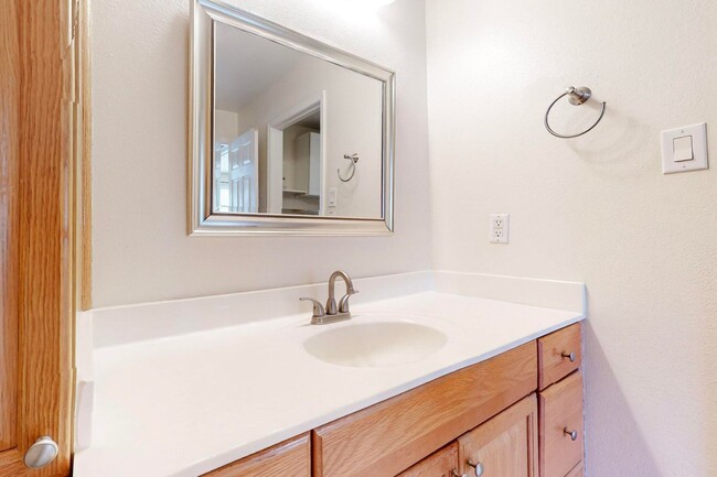 Building Photo - NE well located  Two Bedroom Condo.