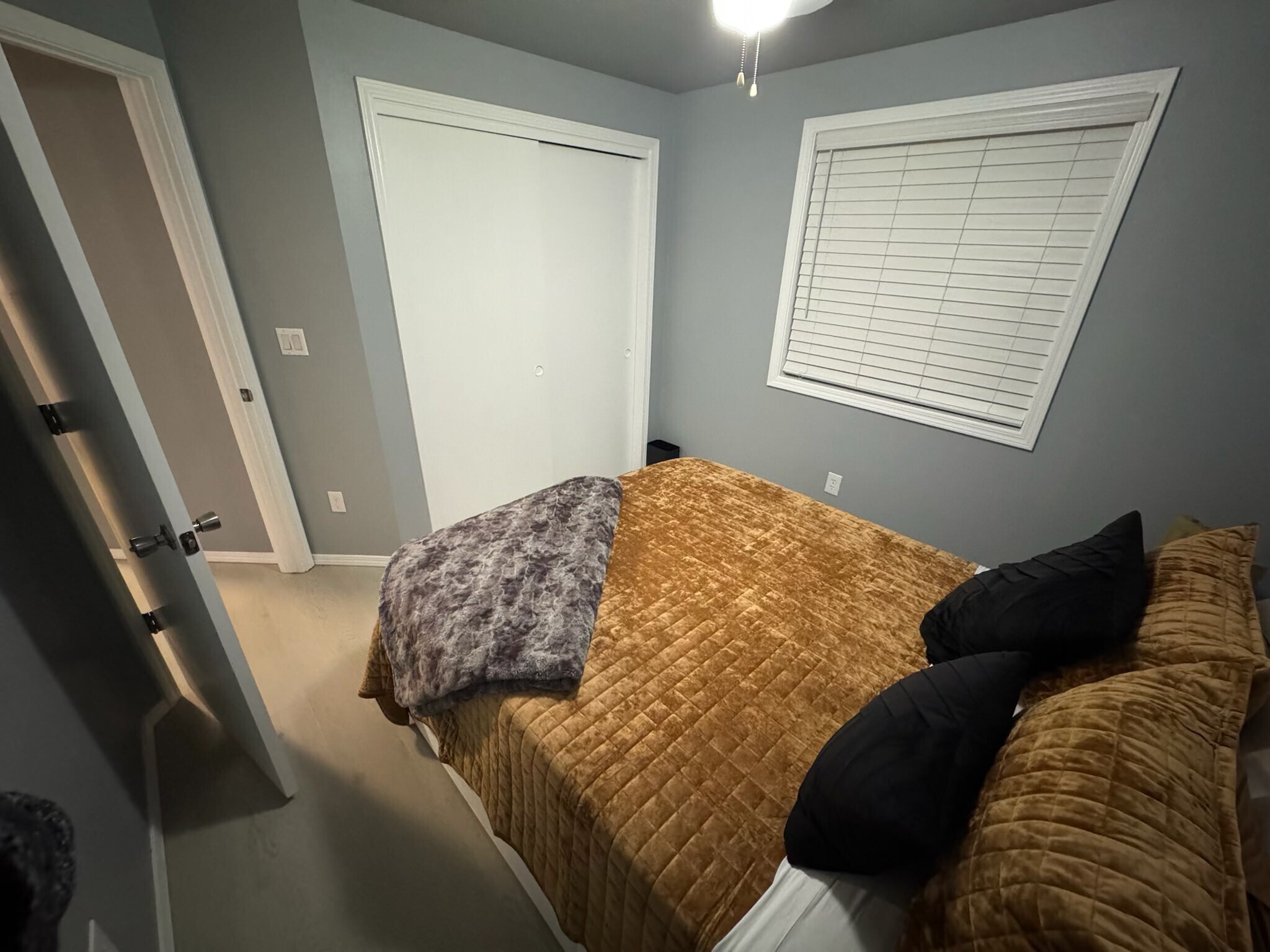 Building Photo - 1431 E Drucker St