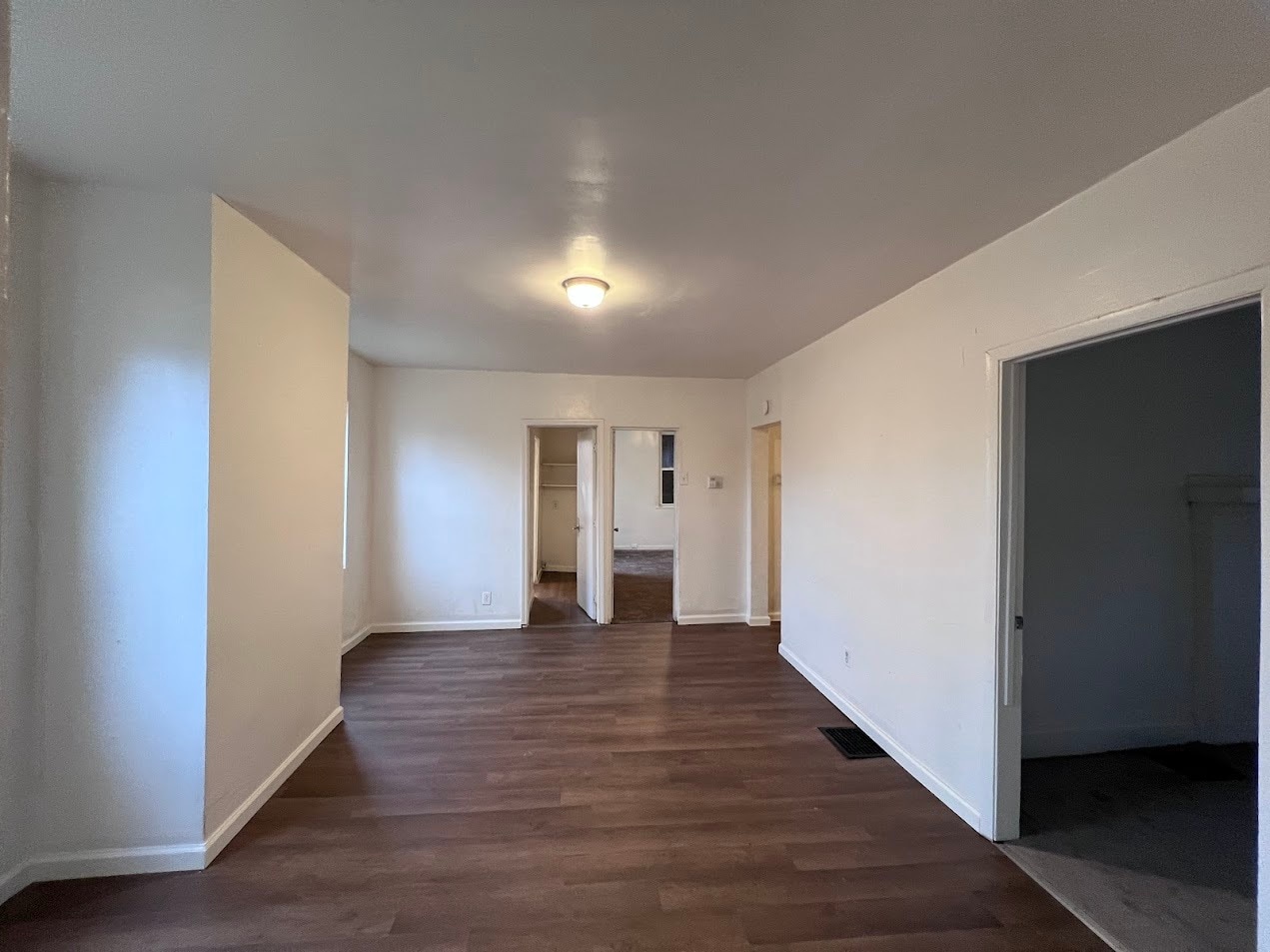 Building Photo - 207 E 10th Ave