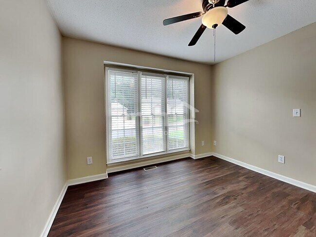 Building Photo - 6307 Stonewick Dr