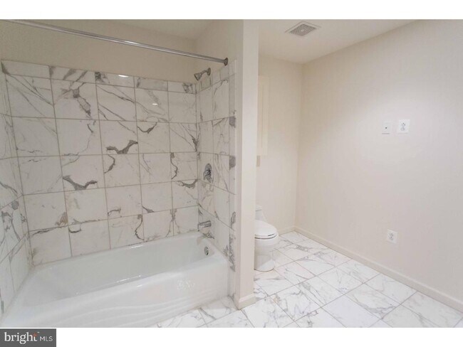 Building Photo - 201 N 8th St