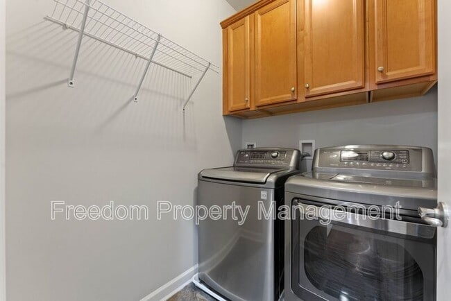 Building Photo - 42524 Rowderbury Square