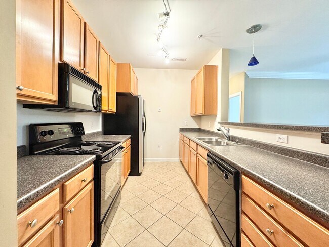 Building Photo - 108 Sunset Cir