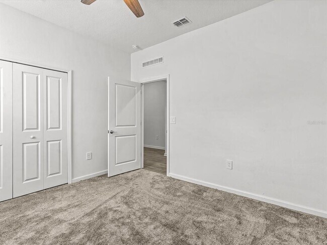 Building Photo - 2952 Armstrong Ave